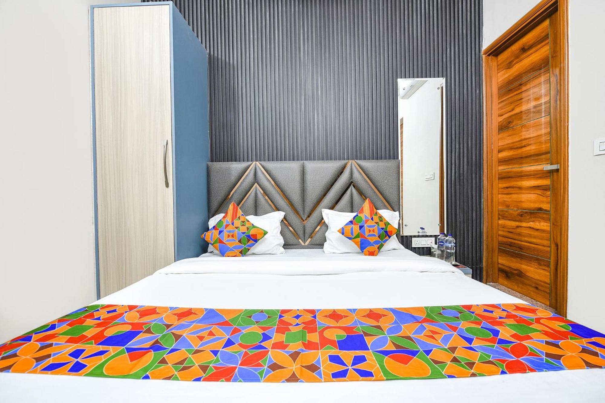 Fabhotel K9 Stay ลูดิฮานา ภายนอก รูปภาพ