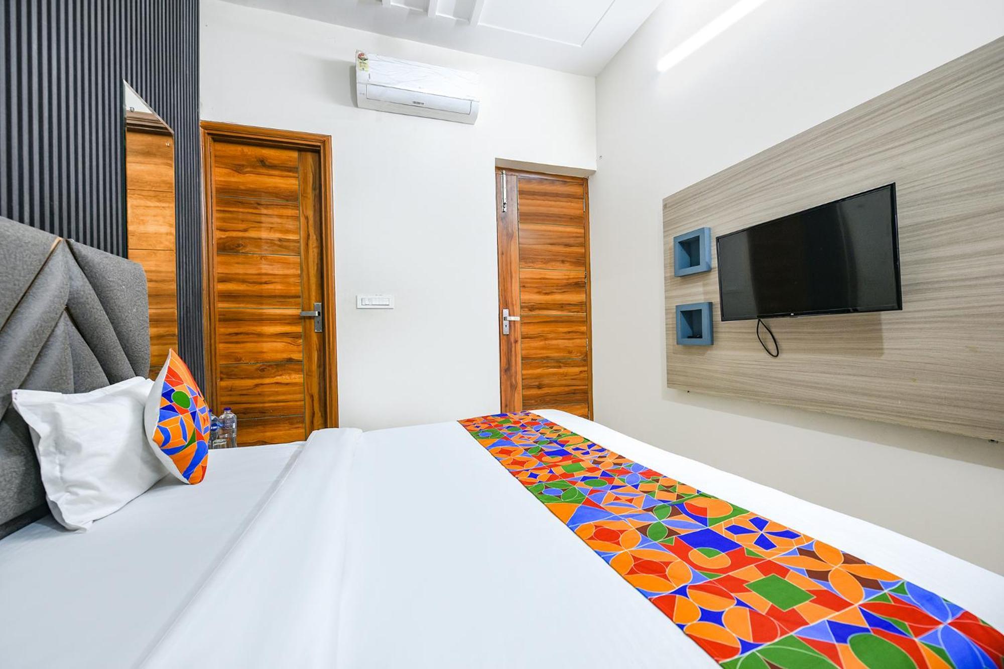 Fabhotel K9 Stay ลูดิฮานา ภายนอก รูปภาพ