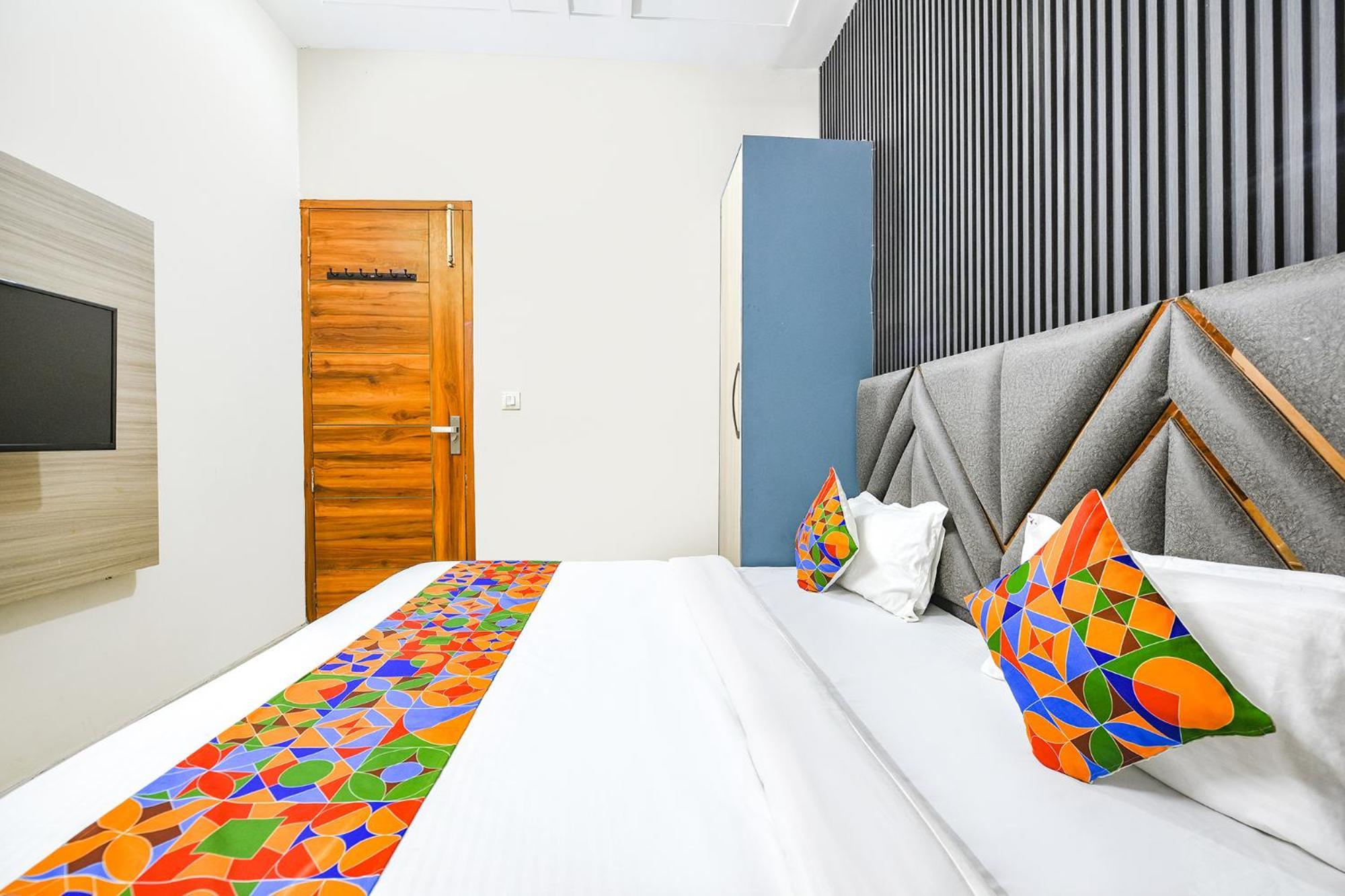 Fabhotel K9 Stay ลูดิฮานา ภายนอก รูปภาพ